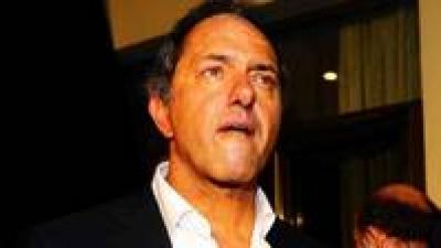 �Voy a los lugares sin pedir permiso�, advirti� Scioli