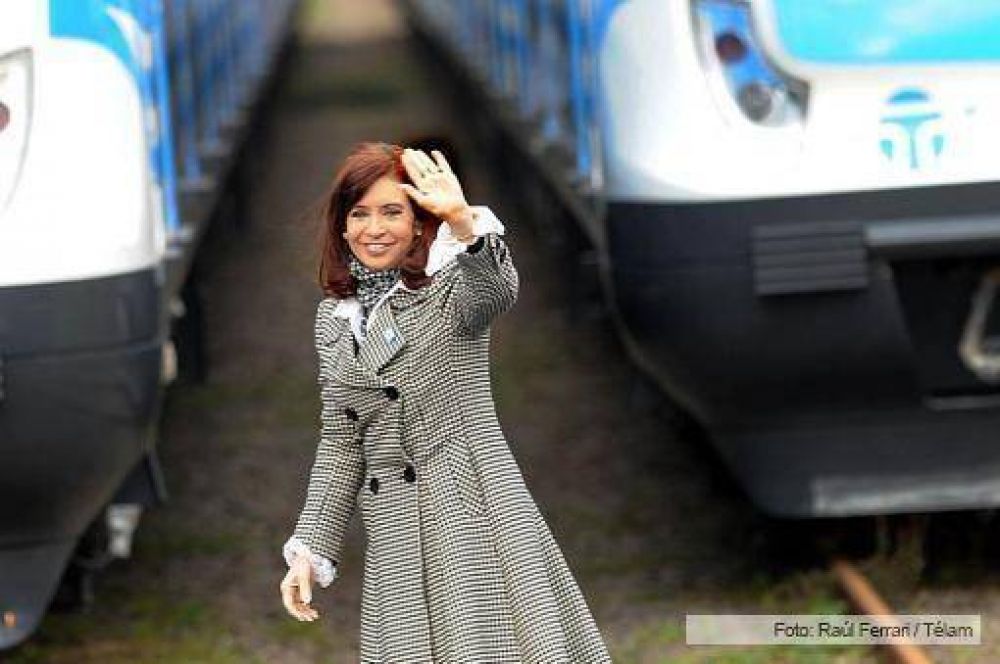 Cristina inaugura la extensi�n del FFCC San Mart�n