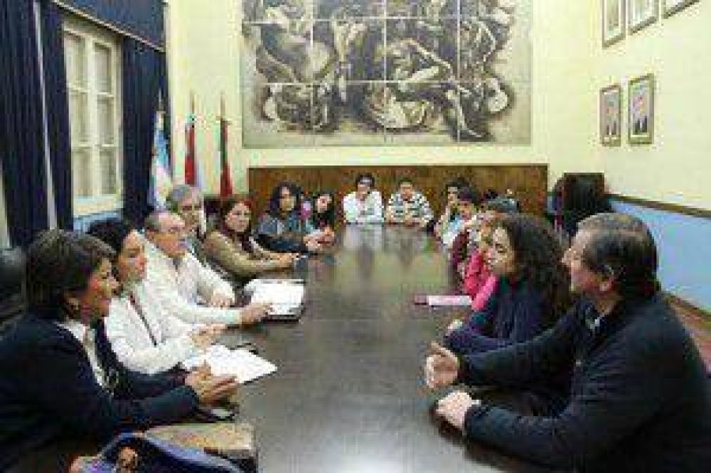 ECU y el Municipio trabajaran en la prevencion del bullying y las adicciones