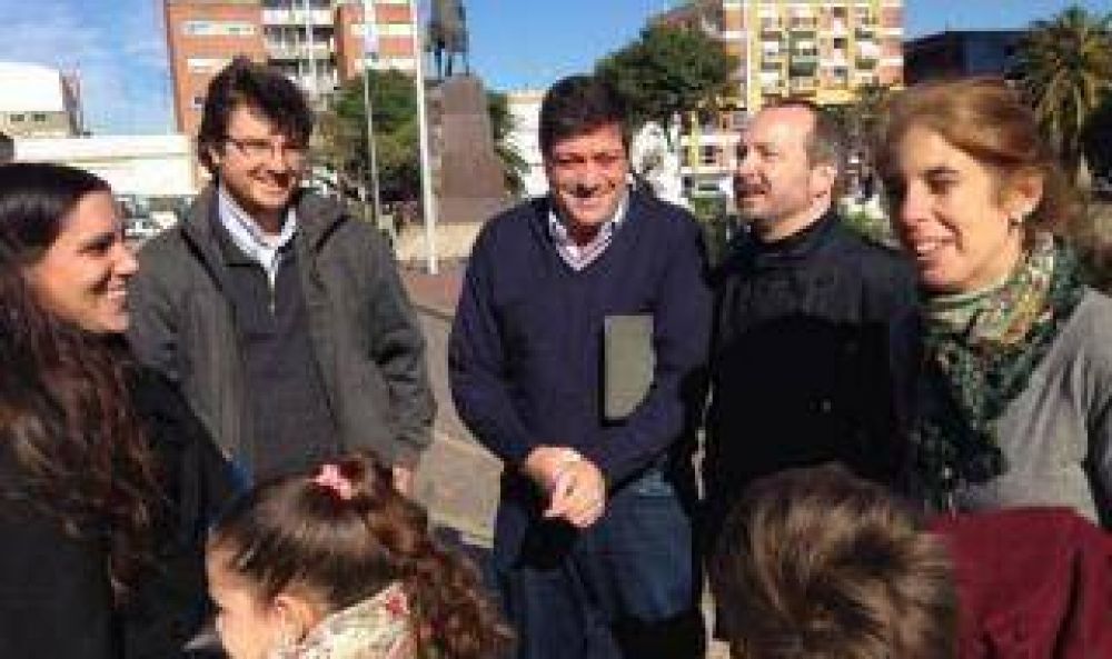Eleciones 2015: Mariotto comparti� actividad en Mor�n con Sabbatella y Ghi
