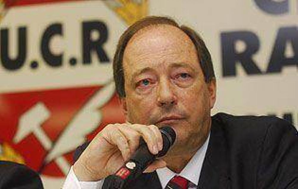 Para Sanz, �la inflaci�n es m�s problem�tica cuando viene con recesi�n�