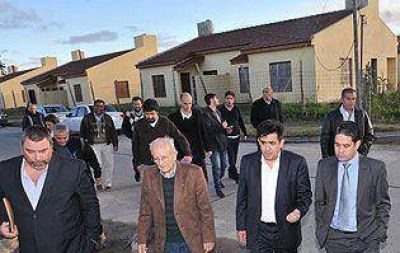 Arl�a hizo anuncios de obras en Magdalena