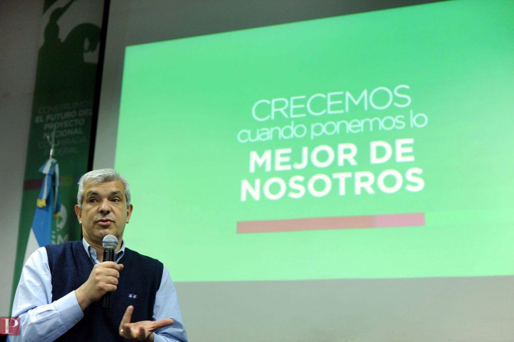 Junto al Grupo San Mart�n, Dom�nguez no descarta el 2105: �Estoy decidido a dar todas las peleas�