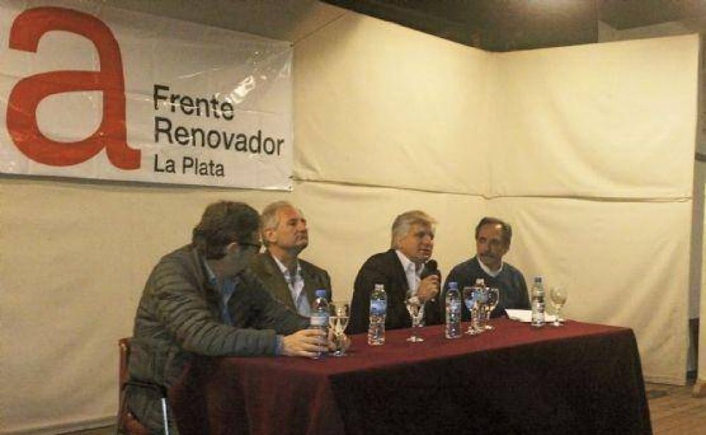 Diego Santilln disert en La Plata: Tenemos que fomentar los valores y el respeto