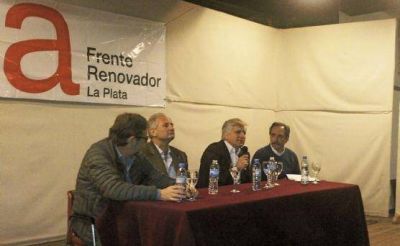 Diego Santill�n disert� en La Plata: �Tenemos que fomentar los valores y el respeto�