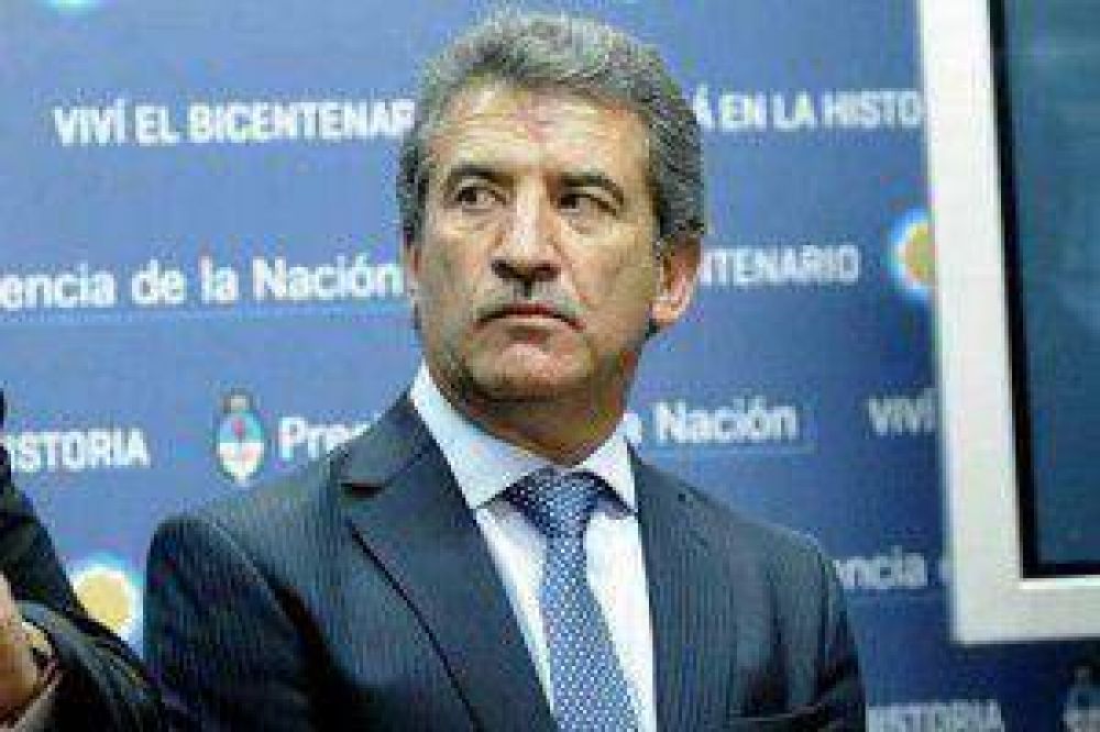 Para Urribarri, Scioli �emite se�ales que lo alejan cada vez m�s del proyecto� kirchnerista