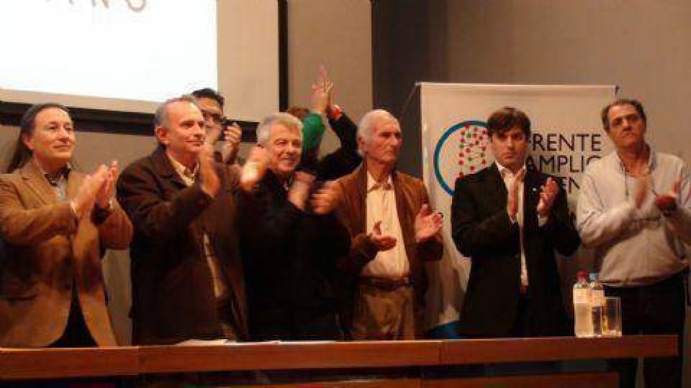 Con la presencia de m�s de 250 militantes y dirigentes, se lanz� el Frente Amplio UNEN en Pergamino