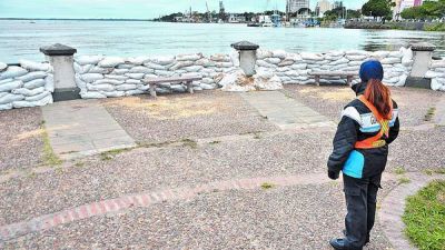 La crecida del r�o Paran� no da tregua: hay casi 8 mil evacuados