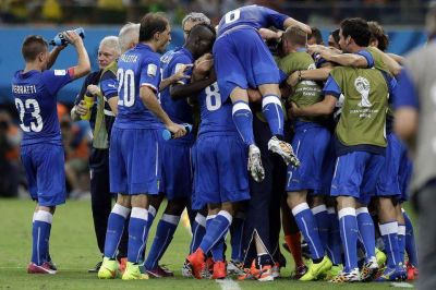 Copa del Mundo 2014: Italia le gan� a Inglaterra en el duelo de campeones del mundo