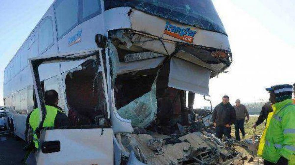 Chocan 10 veh�culos en la Autopista Buenos Aires - Rosario: hay un muerto