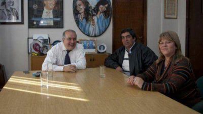 L�pez se reuni� con representantes de la UOM