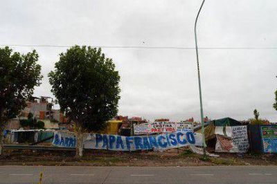 Lugano: allanamiento y detenidos en el barrio Papa Francisco