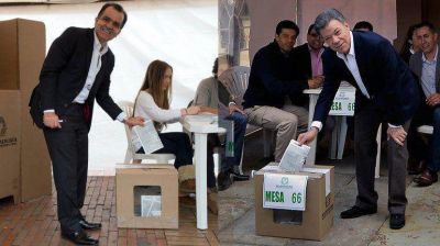 Colombia: Santos y Zuluaga se enfrentan en un peleado ballottage, crucial para el destino de la paz