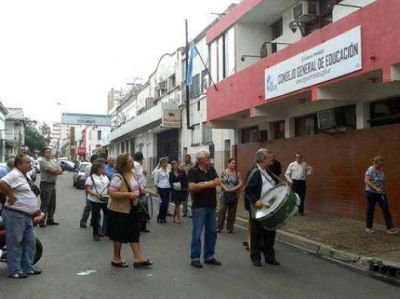 Aumenta la impaciencia en el Consejo educativo