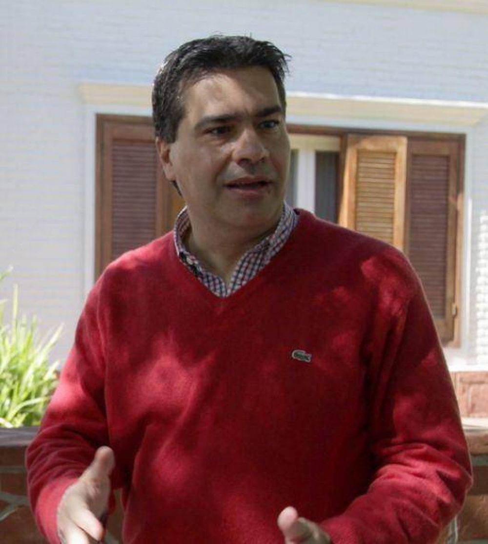 Llega Capitanich para coordinar la ayuda a comunas inundadas