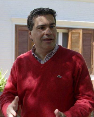 Llega Capitanich para coordinar la ayuda a comunas inundadas