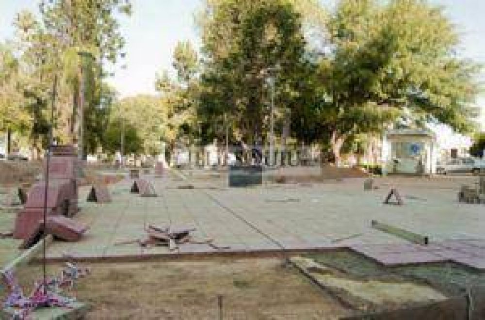 La obra de la plaza estar� finalizada el 5 de julio�
