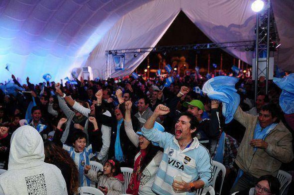 El triunfo de la selecci�n Argentina se disfrut� en la estaci�n de Tigre