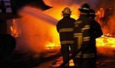 Banfield: Mujer y beba muertas en incendio de supermercado chino