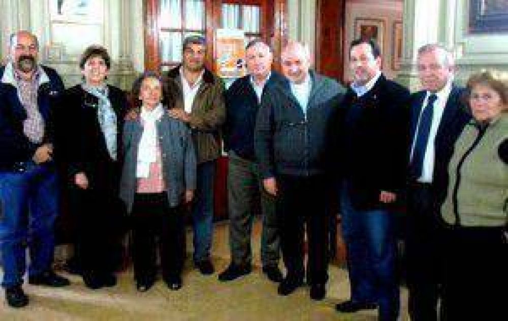 Dirigentes del FPJ se reunieron con la Pastoral Social y el Obispo diocesano