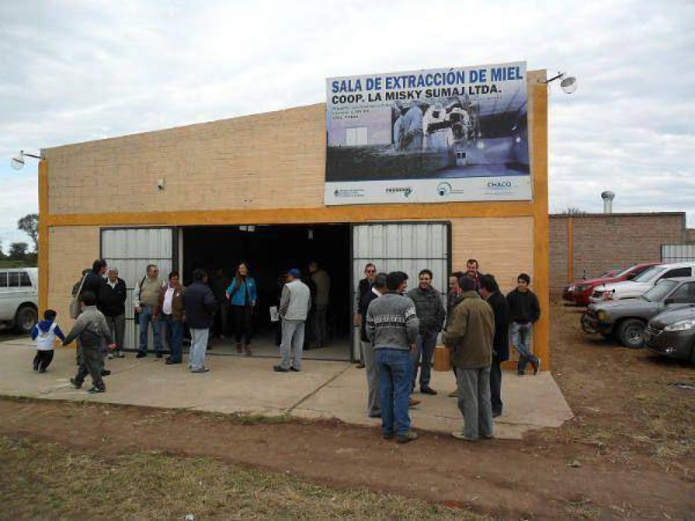 Inauguraron sala de fraccionamiento y envasado de miel en General Pinedo