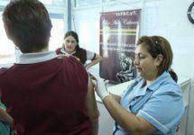 Amplia cobertura de inmunizaciones en establecimientos educativos