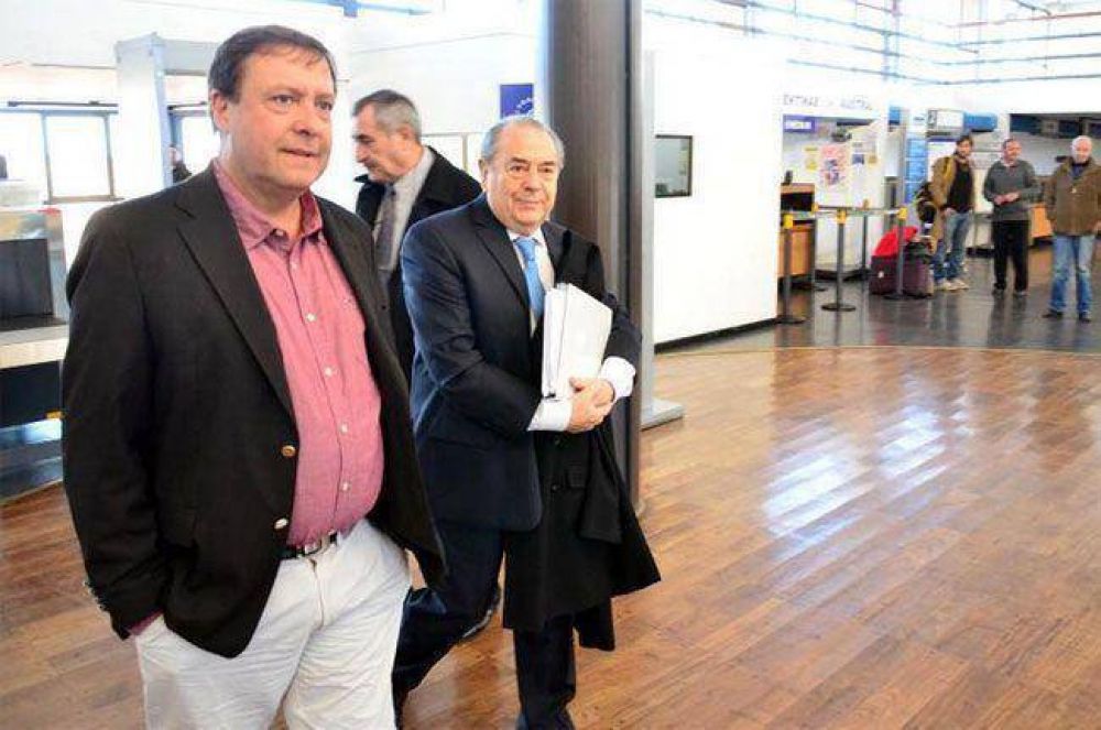 Petr�leo: R�o Negro y La Pampa rechazan la revisi�n de los contratos en la nueva ley
