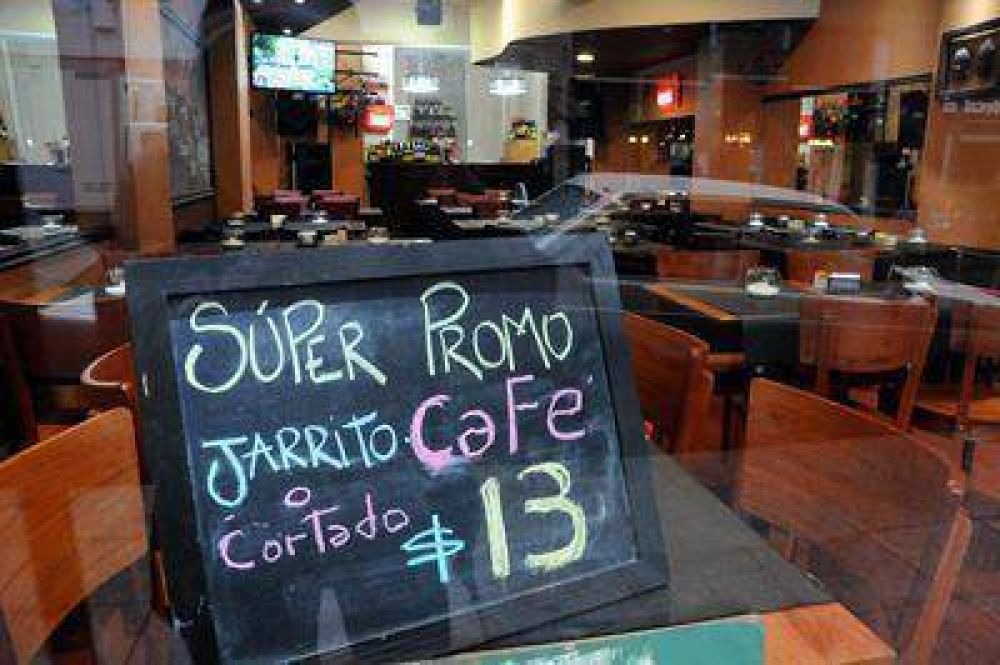 Guerra de promociones y descuentos especiales en los comercios locales