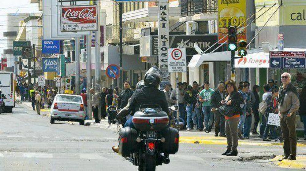 En Chubut hay un proyecto para obligar a motociclistas a llevar chalecos reflectantes