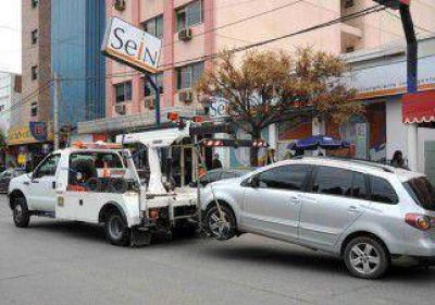 La mitad de los autos que lleva la gr�a son de afuera 