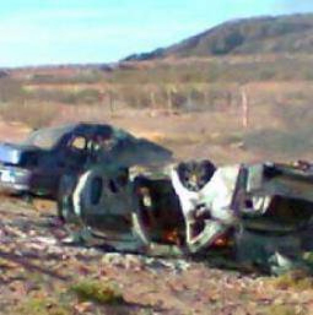 Choque, vuelco, incendio y muerte en San Blas de los Sauces