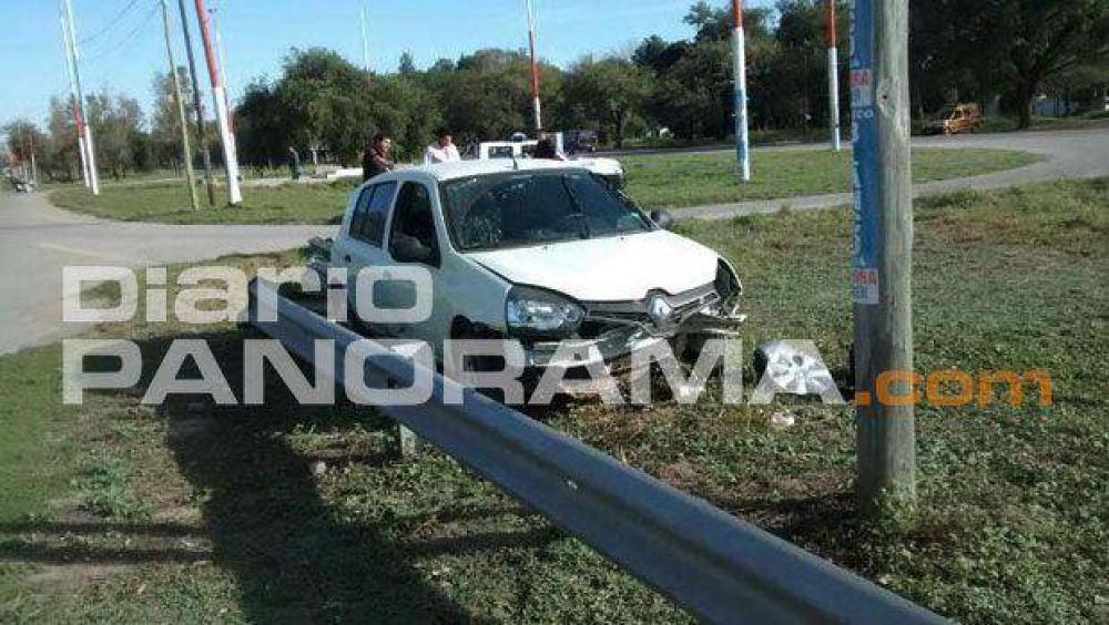 Una mujer result� herida en un choque en la Autopista