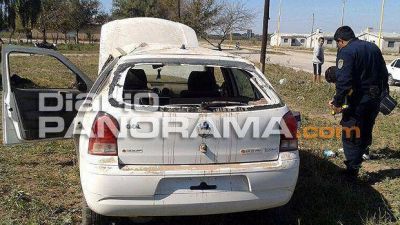 Un hombre grave al volcar con su auto en Colonia Tinco