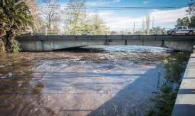 Azul: Ces� el alerta por desborde del arroyo