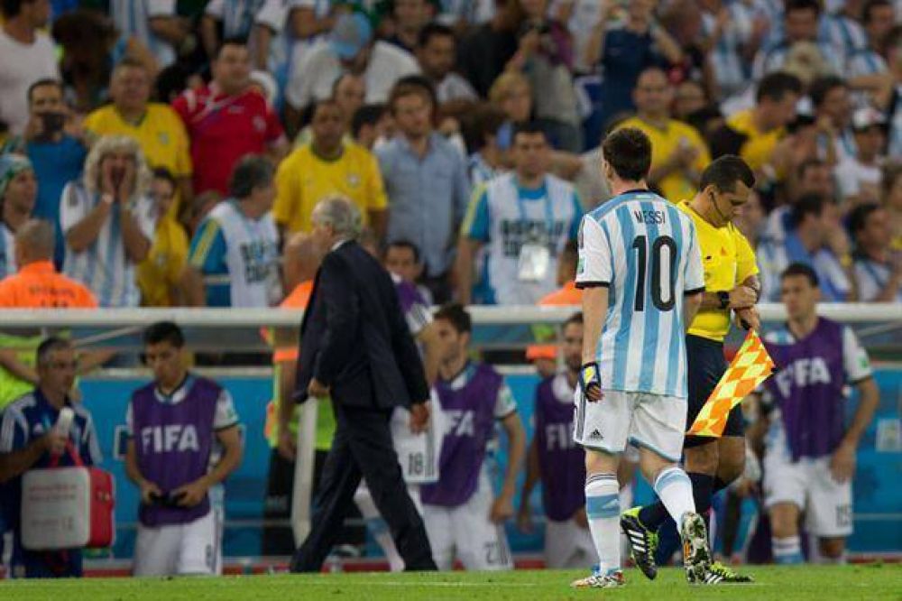 Los claros mensajes del vestuario por el cambio de esquema de Alejandro Sabella