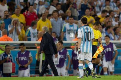 Los claros mensajes del vestuario por el cambio de esquema de Alejandro Sabella