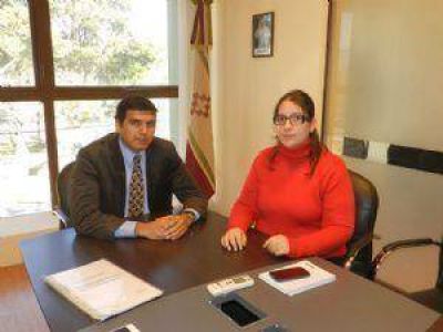 Jalil adelanta el pago del aguinaldo para los municipales capitalinos