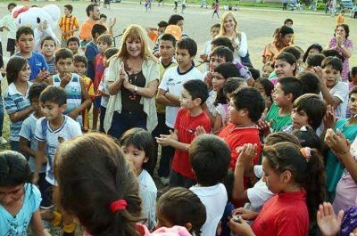 A�da Ayala visit� Charadai e inform� sobre sus pol�ticas de gesti�n comunal