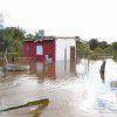Asisten a unas 1.180 familias evacuadas por la crecida del Paran�