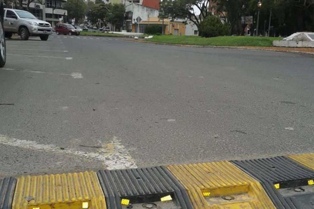 Sigue la colocaci�n de reductores de velocidad en Paran�
