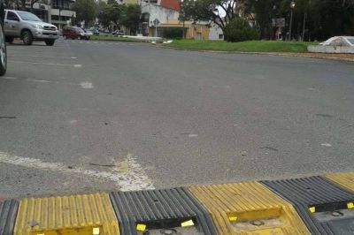 Sigue la colocaci�n de reductores de velocidad en Paran�