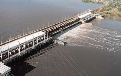 Salto Grande trabaja con sus 14 turbinas a pleno