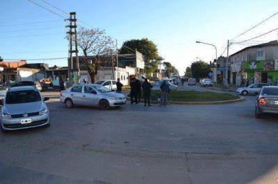 Un remis colision� a una menor que transitaba en bicicleta