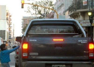 El 102, una l�nea que no atiende a los menores