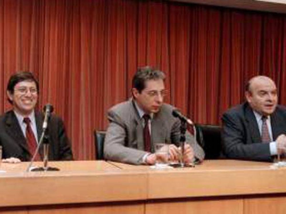 Miguel Kiguel sit�a a la Argentina 