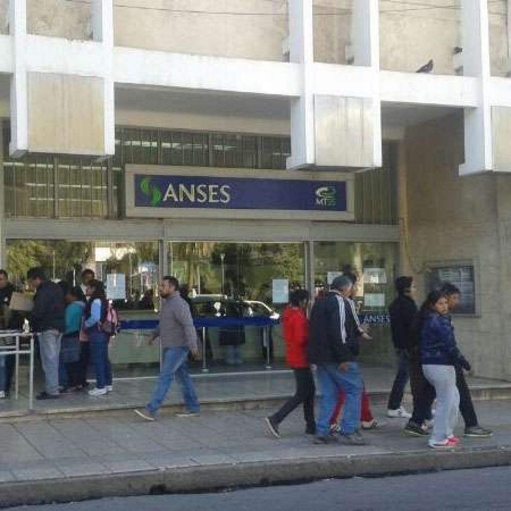 Trabajadores de ANSES se declaran en estado de asamblea permanente