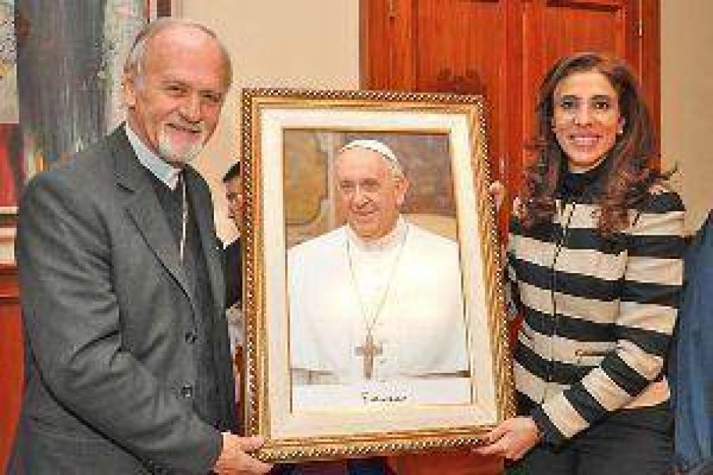 La gobernadora y Bokalic dialogaron sobre educaci�n, salud y lo social en la provincia
