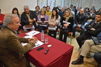 Peralta se reuni� con sus funcionarios porque �la gente tiene que saber qu� estamos haciendo�