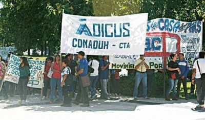 Estudiantes secundarios pedir�n por el fin de conflicto con docentes