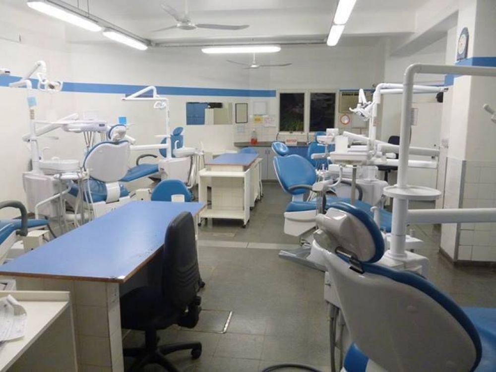Contin�an las obras en hospitales porte�os